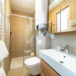 Gostinjska kuća Arti Homes Rab 3*