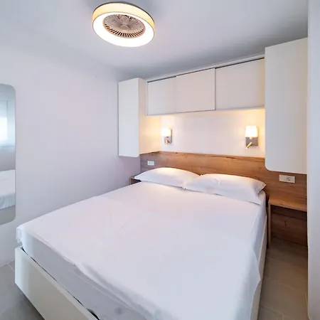 Arti Homes Rab Gæstehus