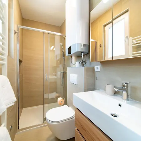ゲストハウス Arti Homes Rab 3*